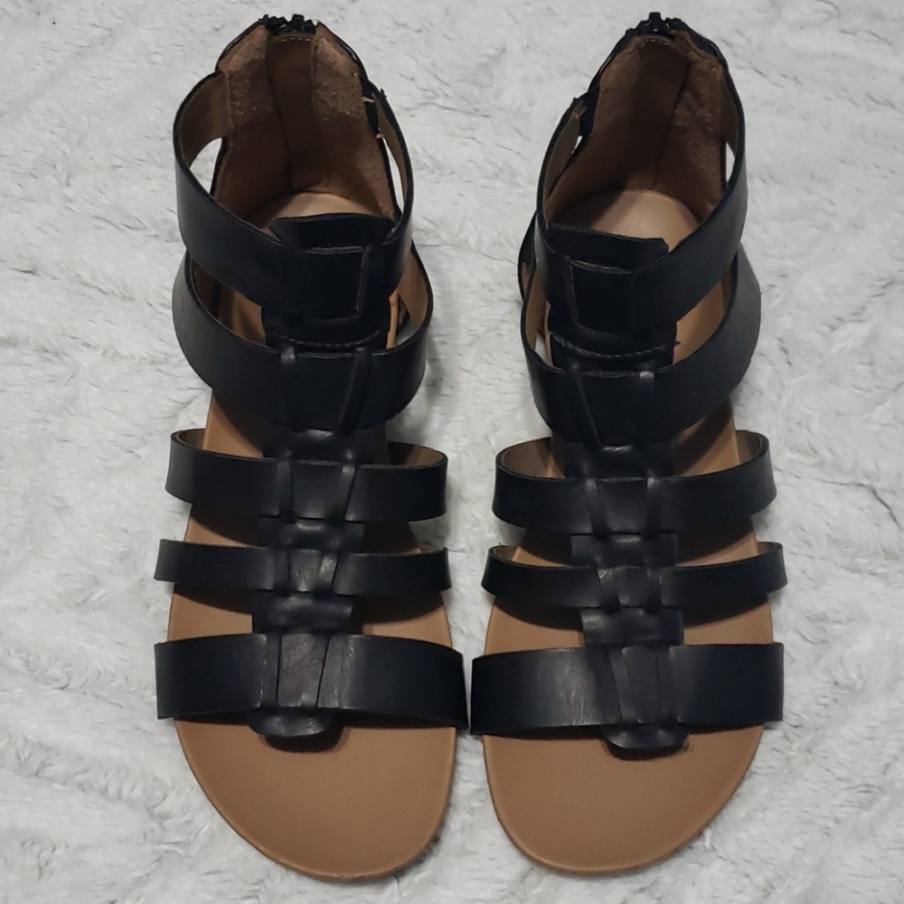 Womens black gladiator sandals size 7 flat